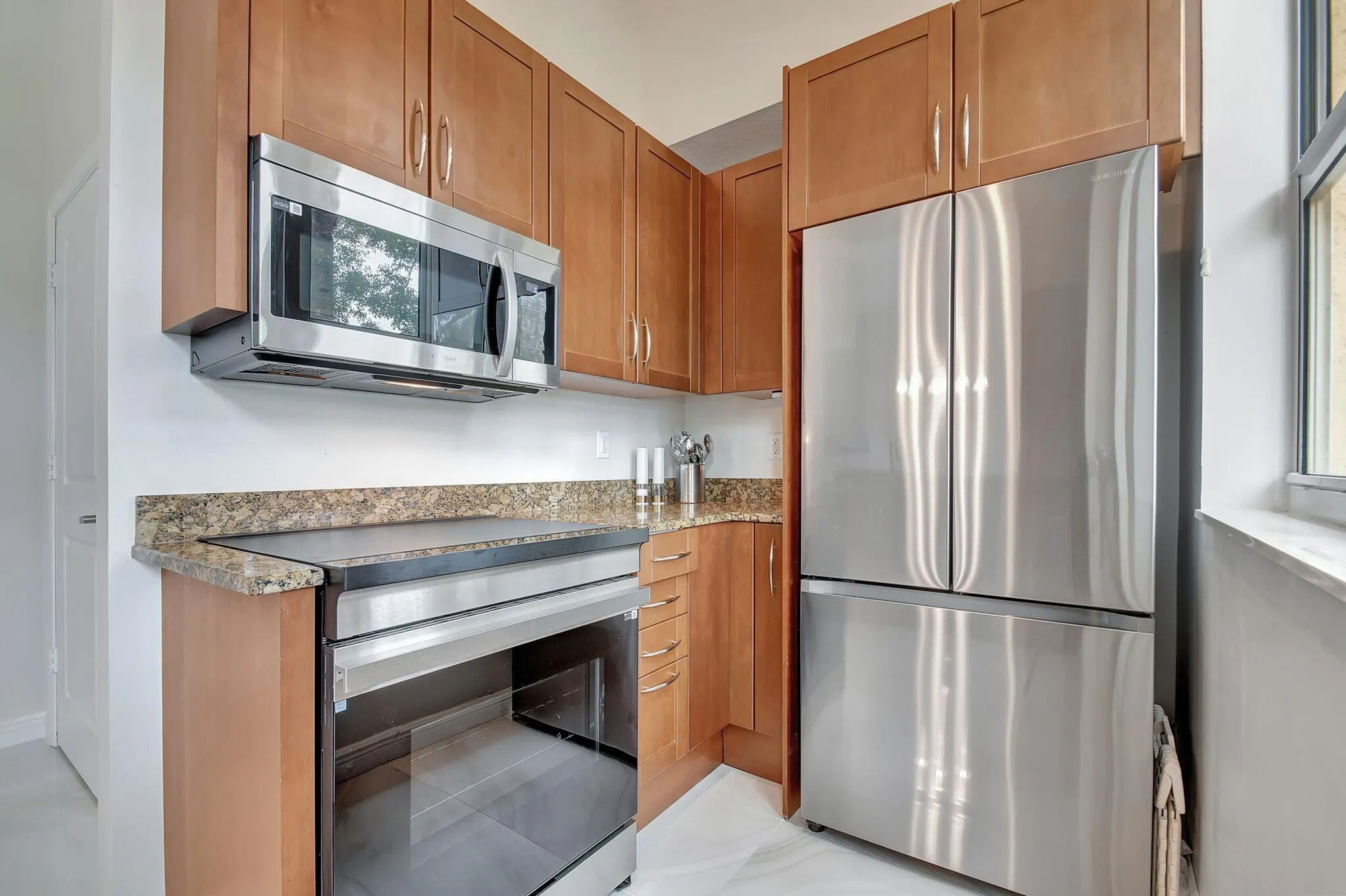 350 N Federal Highway, #103