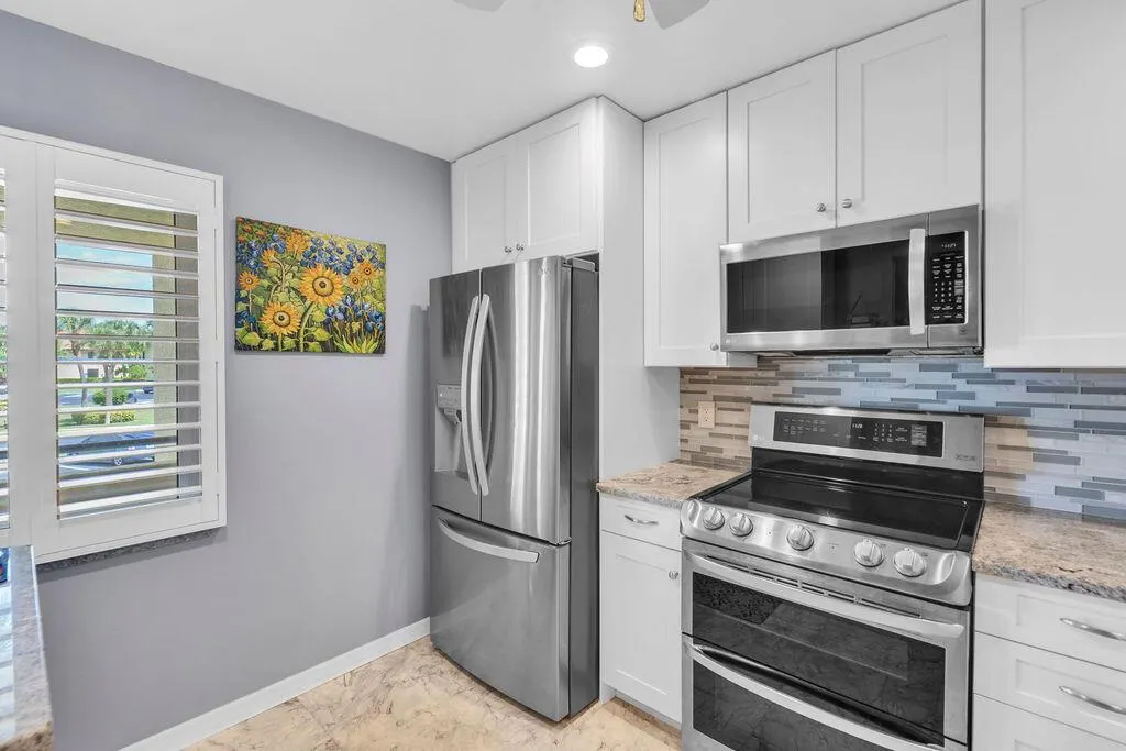 6980 SE Constitution Boulevard, #203