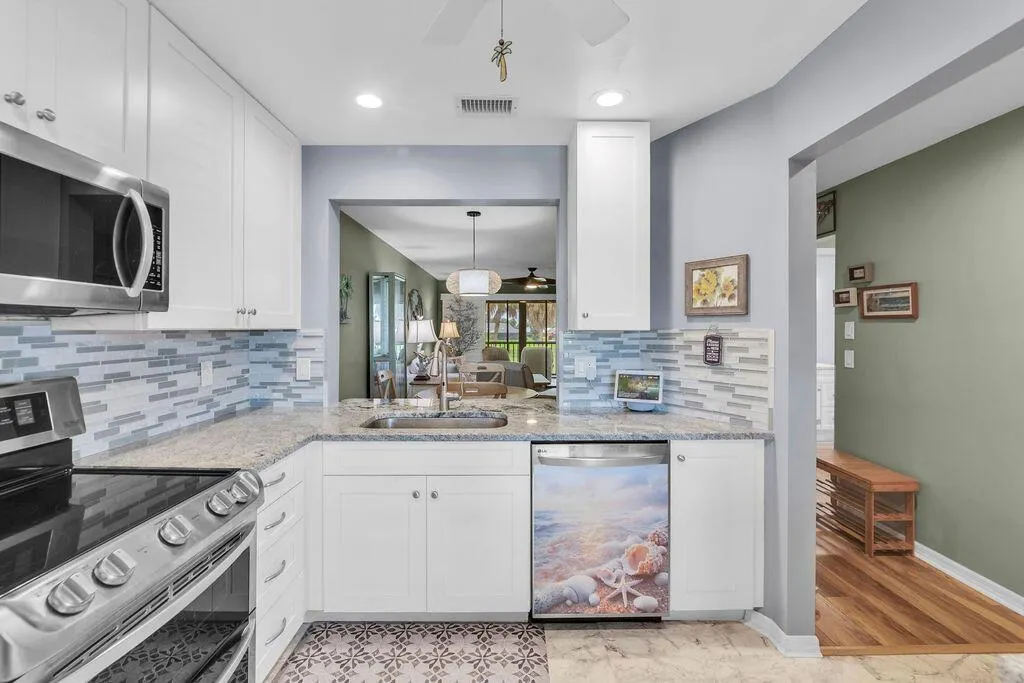 6980 SE Constitution Boulevard, #203