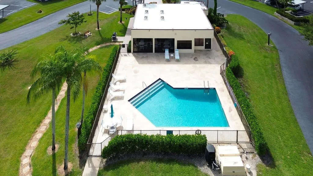 6980 SE Constitution Boulevard, #203