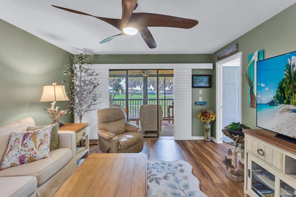 6980 SE Constitution Boulevard, #203