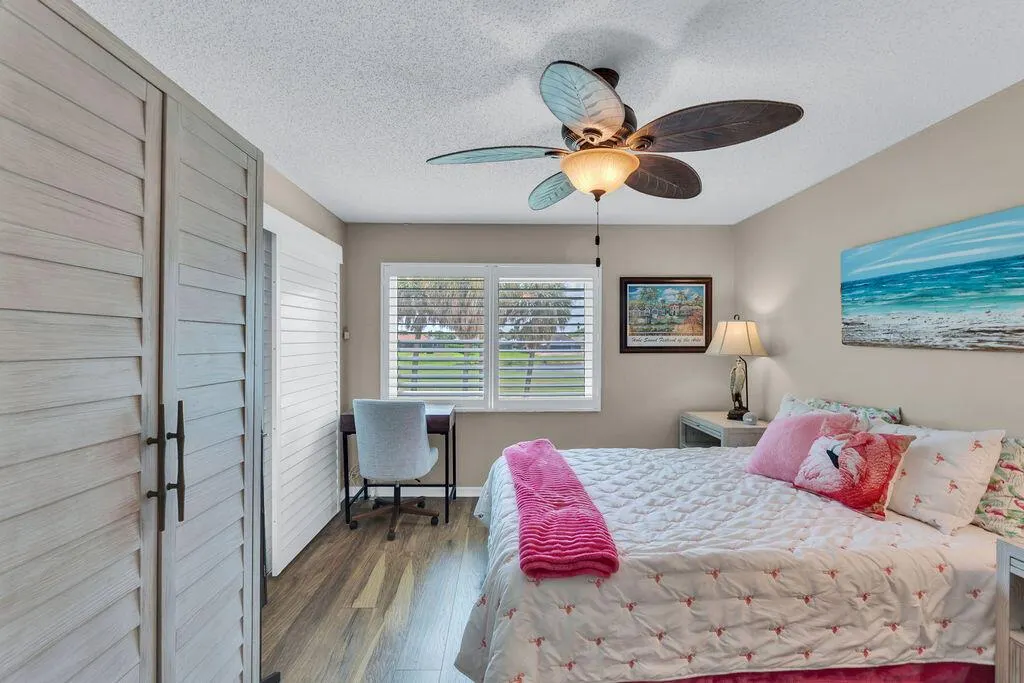 6980 SE Constitution Boulevard, #203