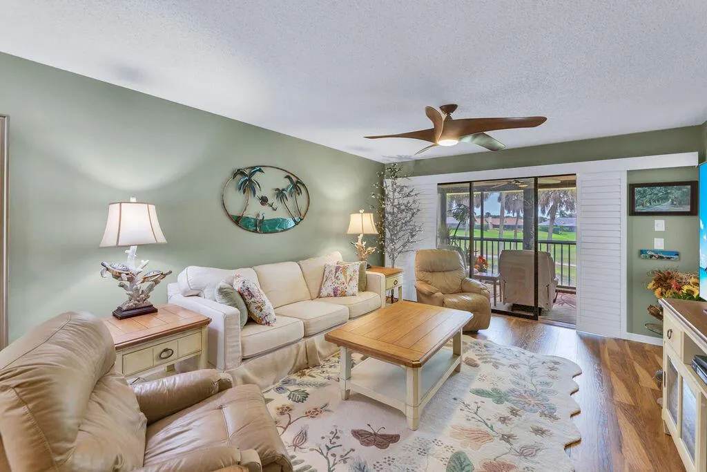 6980 SE Constitution Boulevard, #203