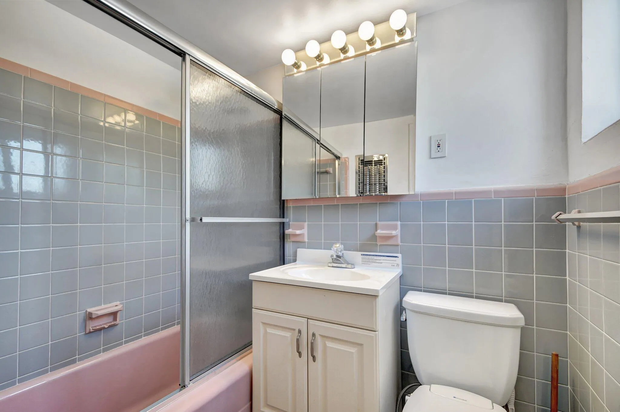 1520 Lake Avenue, #2b