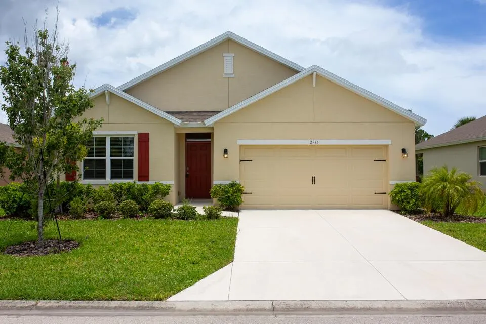 2716 Granville Manor SW