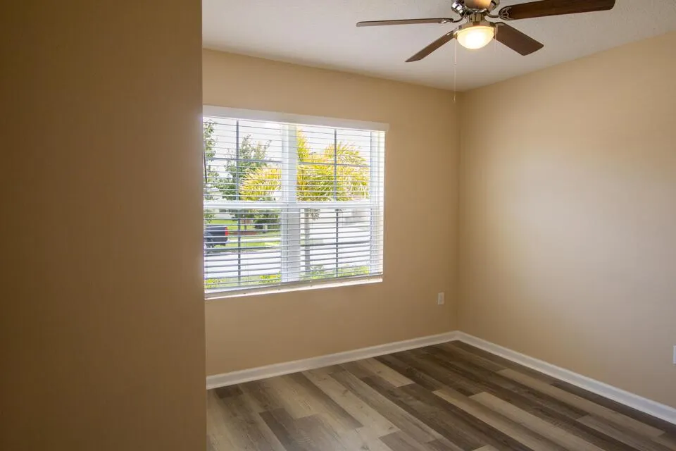 2716 Granville Manor SW