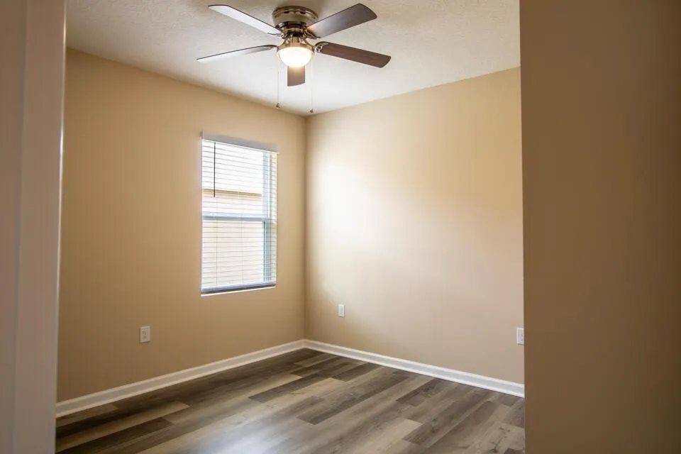 2716 Granville Manor SW