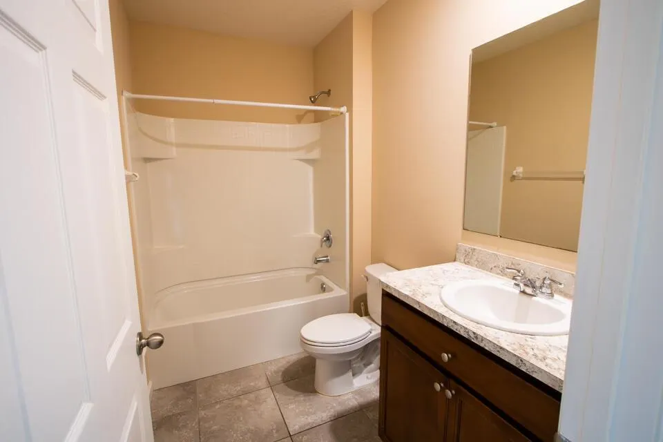 2716 Granville Manor SW