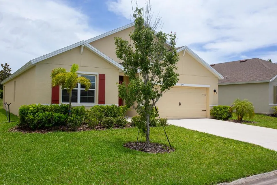 2716 Granville Manor SW