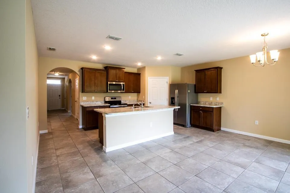 2716 Granville Manor SW
