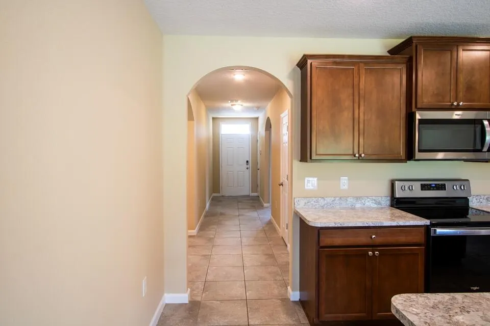 2716 Granville Manor SW