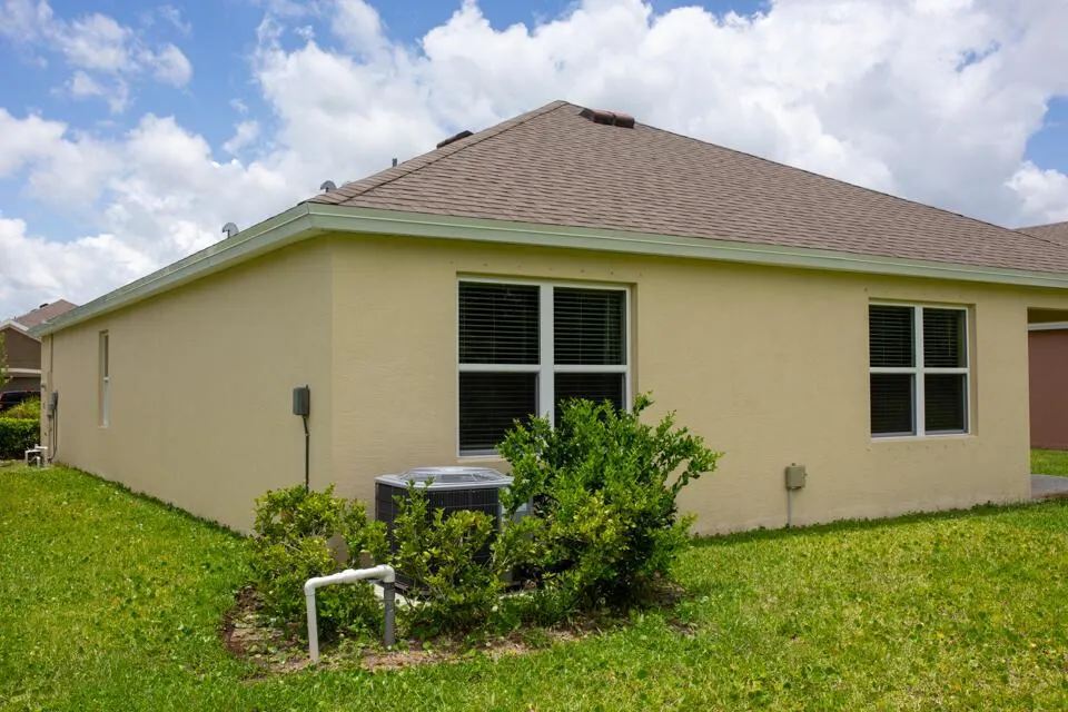 2716 Granville Manor SW