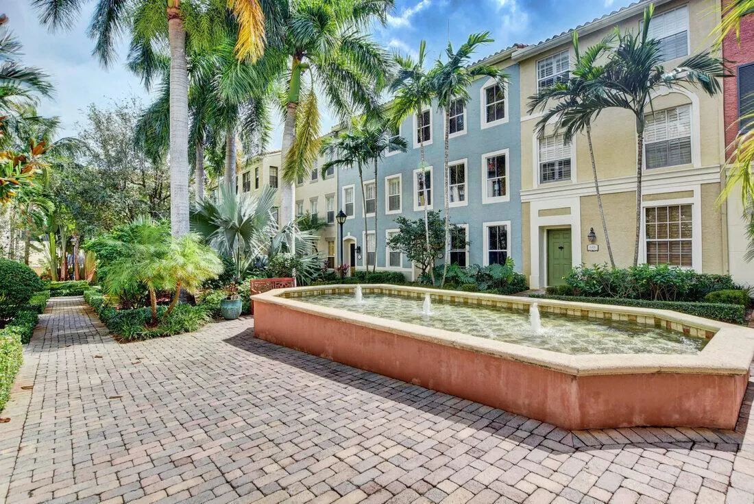 580 S Sapodilla Avenue, #105
