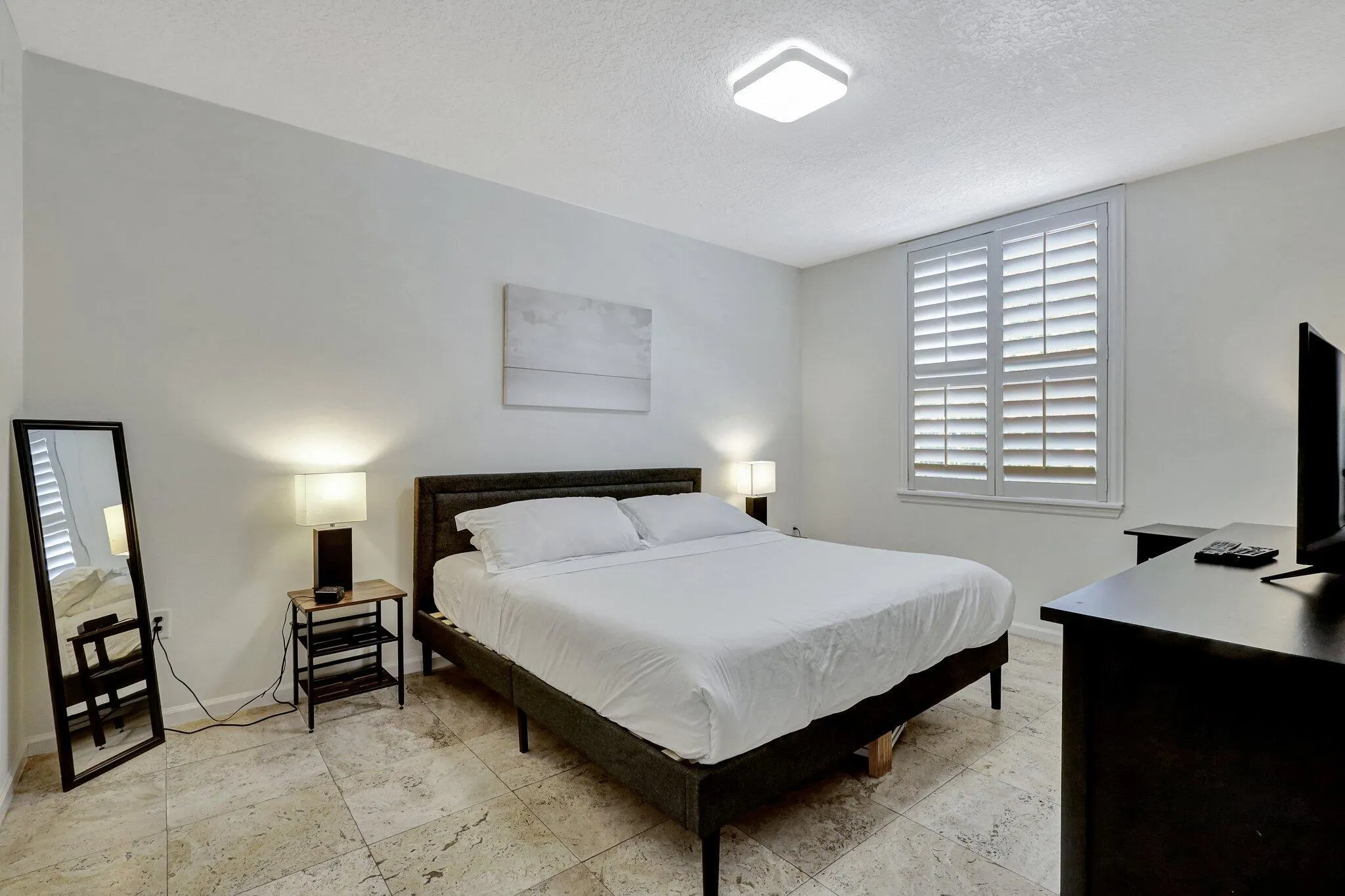 580 S Sapodilla Avenue, #105