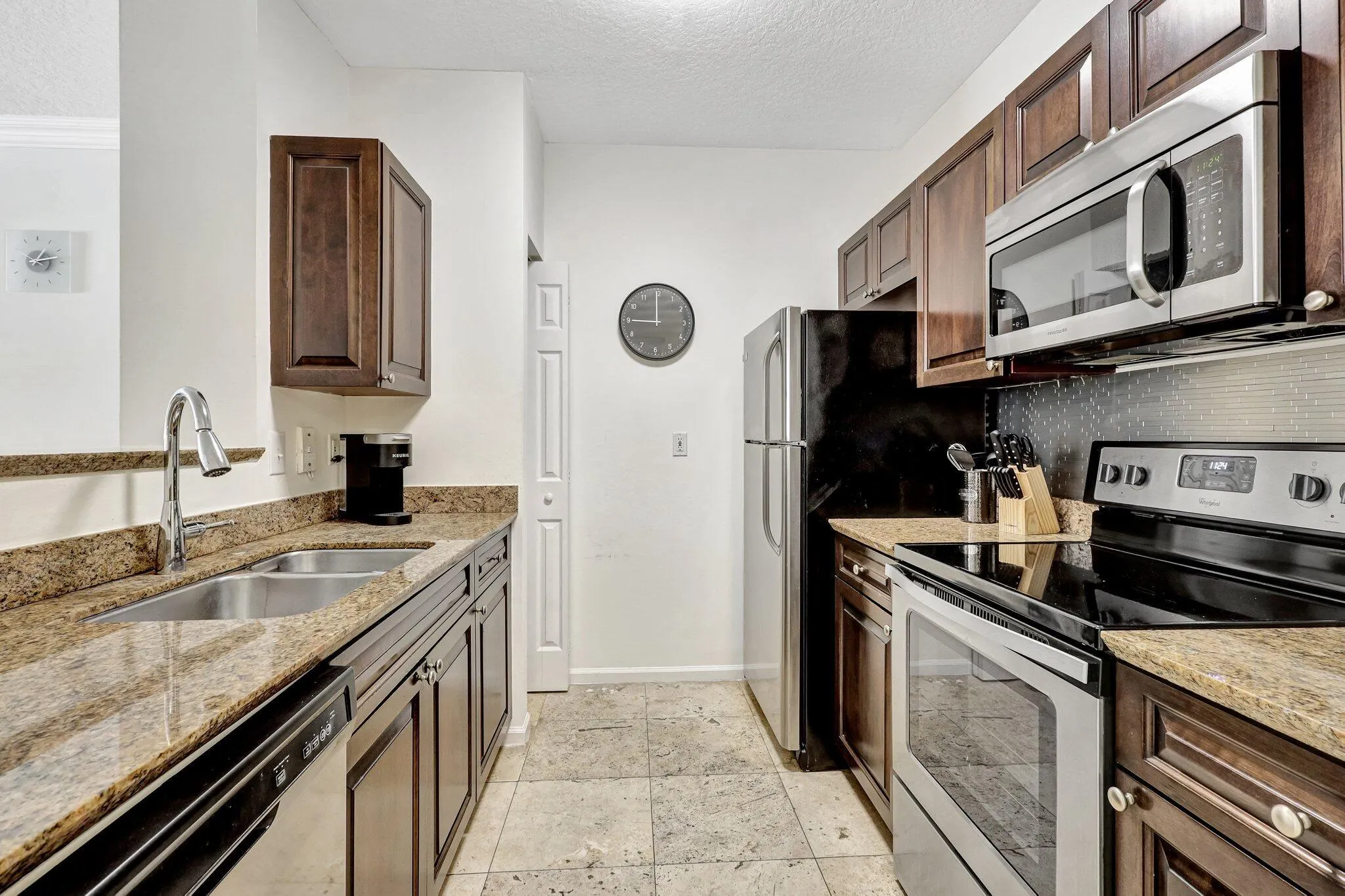 580 S Sapodilla Avenue, #105
