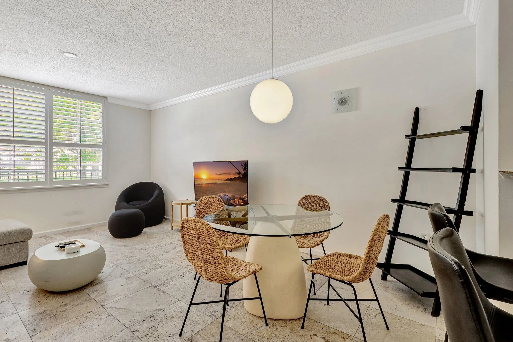 580 S Sapodilla Avenue, #105
