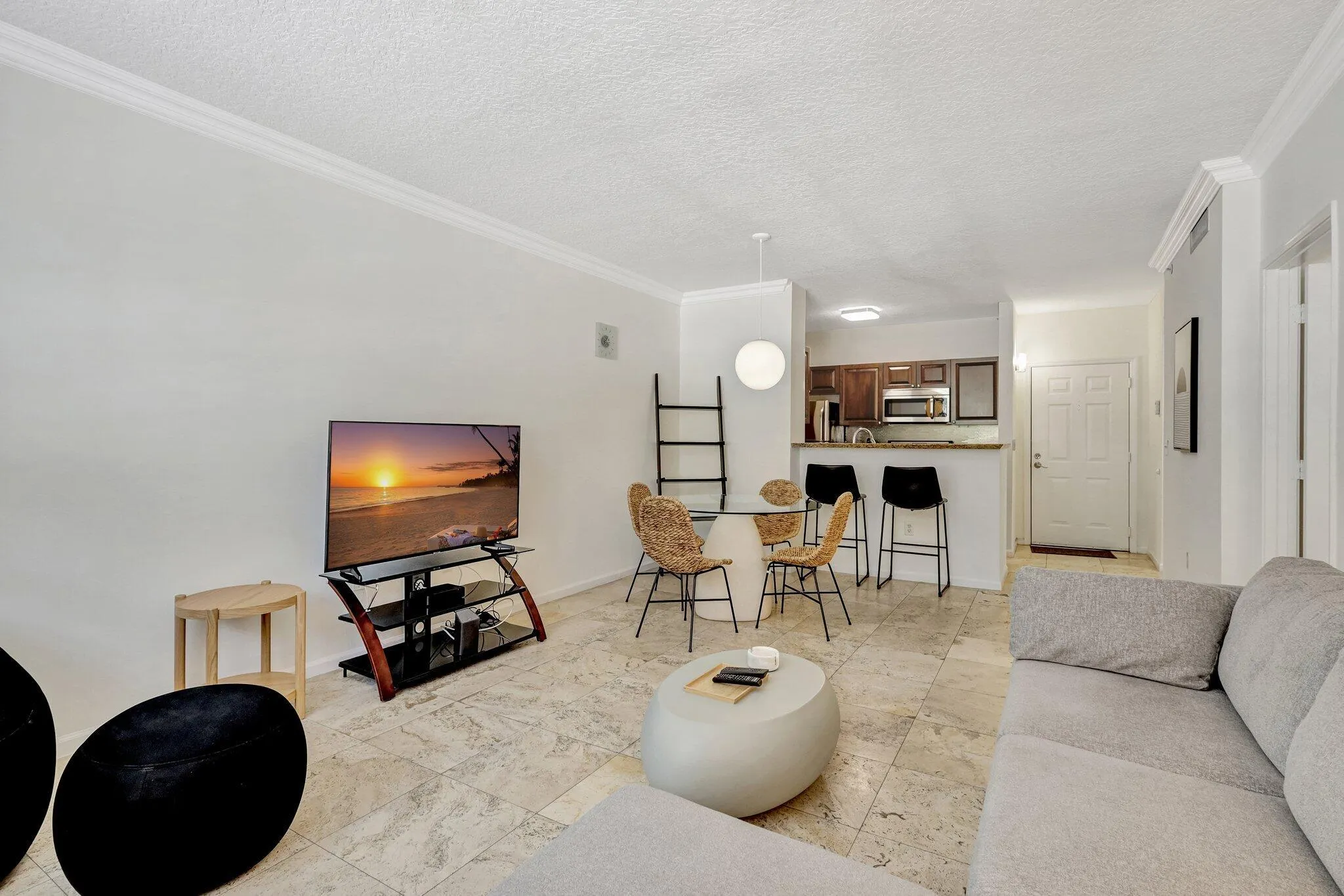 580 S Sapodilla Avenue, #105