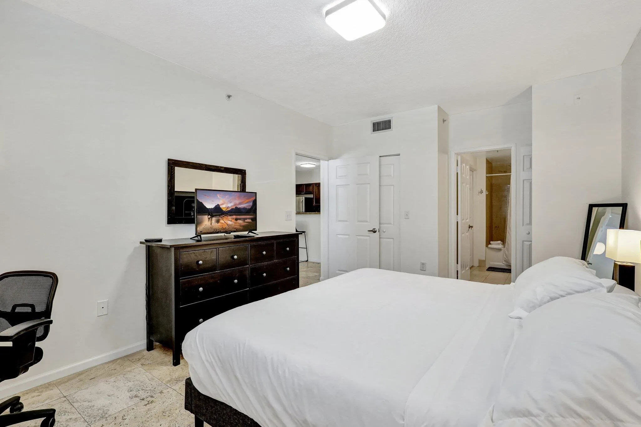 580 S Sapodilla Avenue, #105