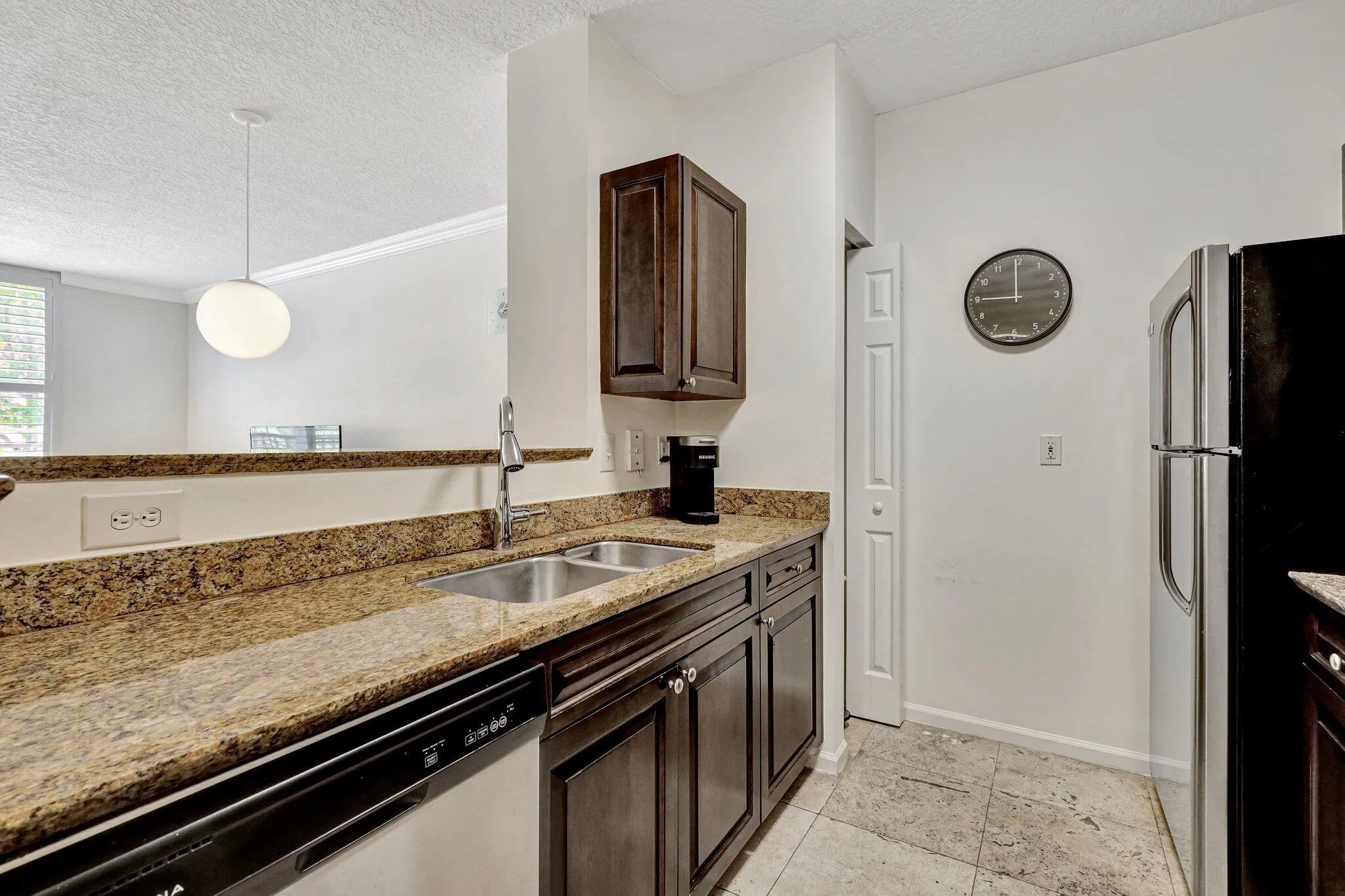580 S Sapodilla Avenue, #105