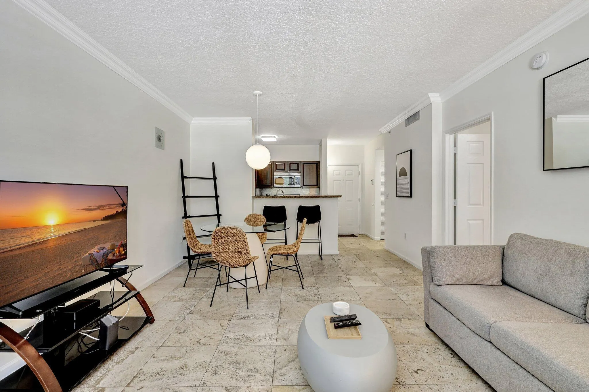 580 S Sapodilla Avenue, #105