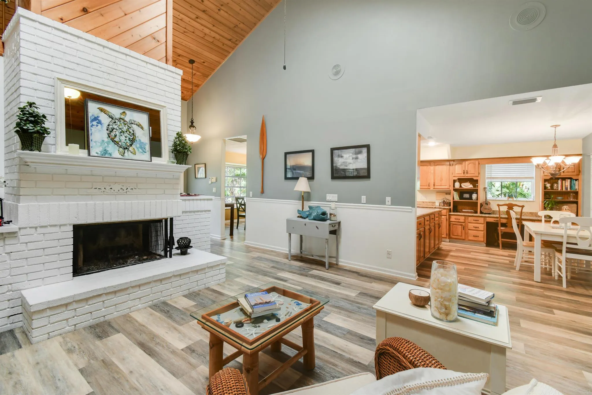 6621 Woodlake Road