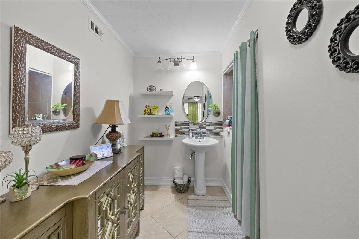 9845 Pineapple Tree Drive, #108