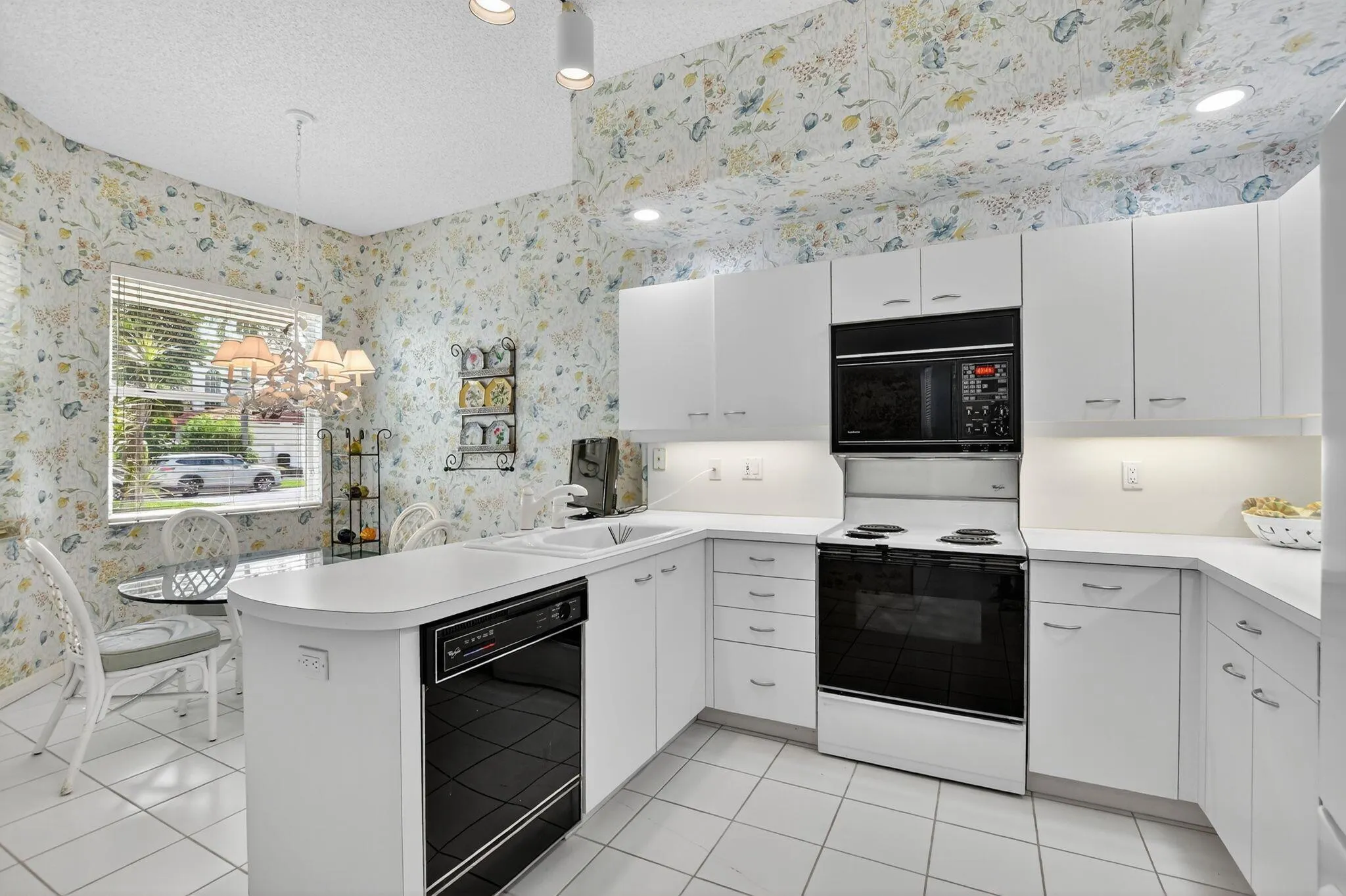 5781 NW 24th Avenue, #904