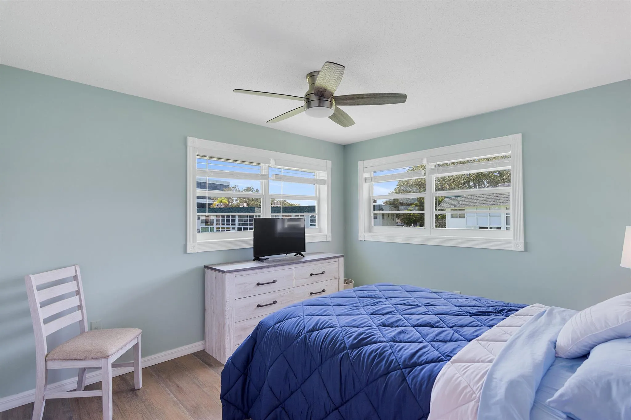 2800 Indian River Boulevard, #J10
