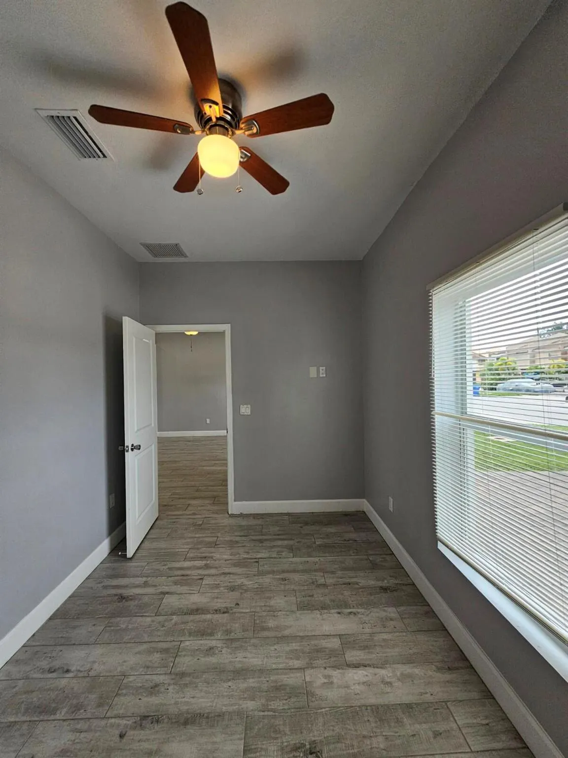 1558 W 26th Court