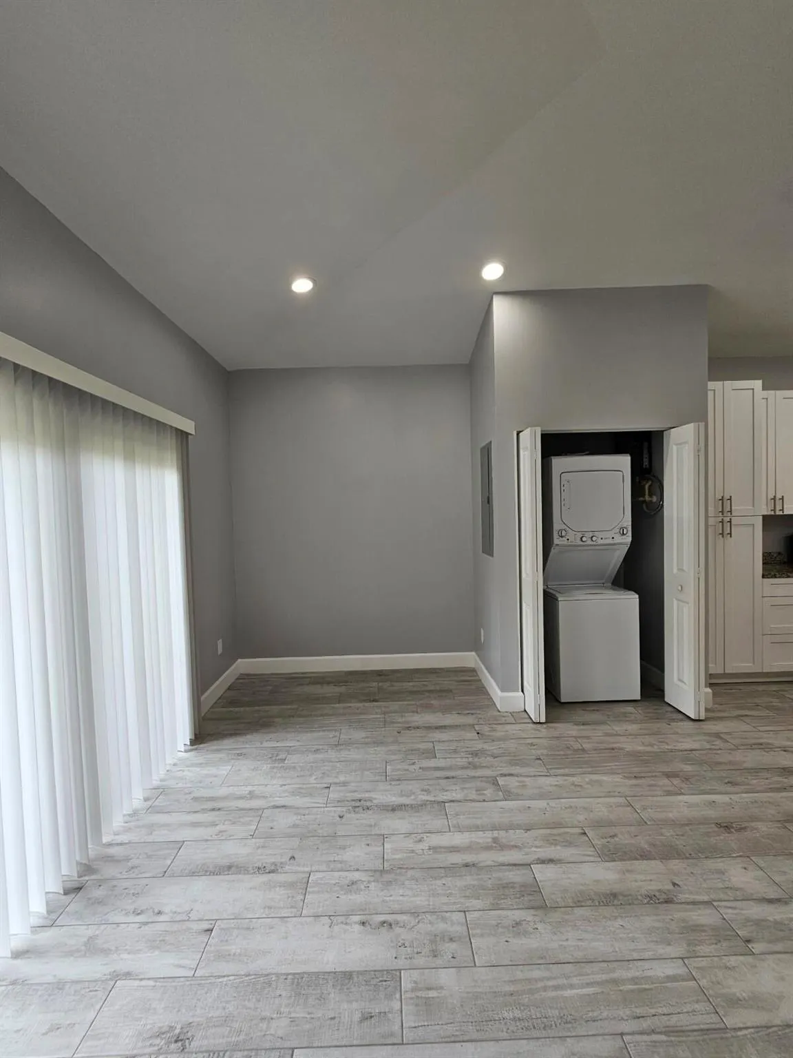 1558 W 26th Court