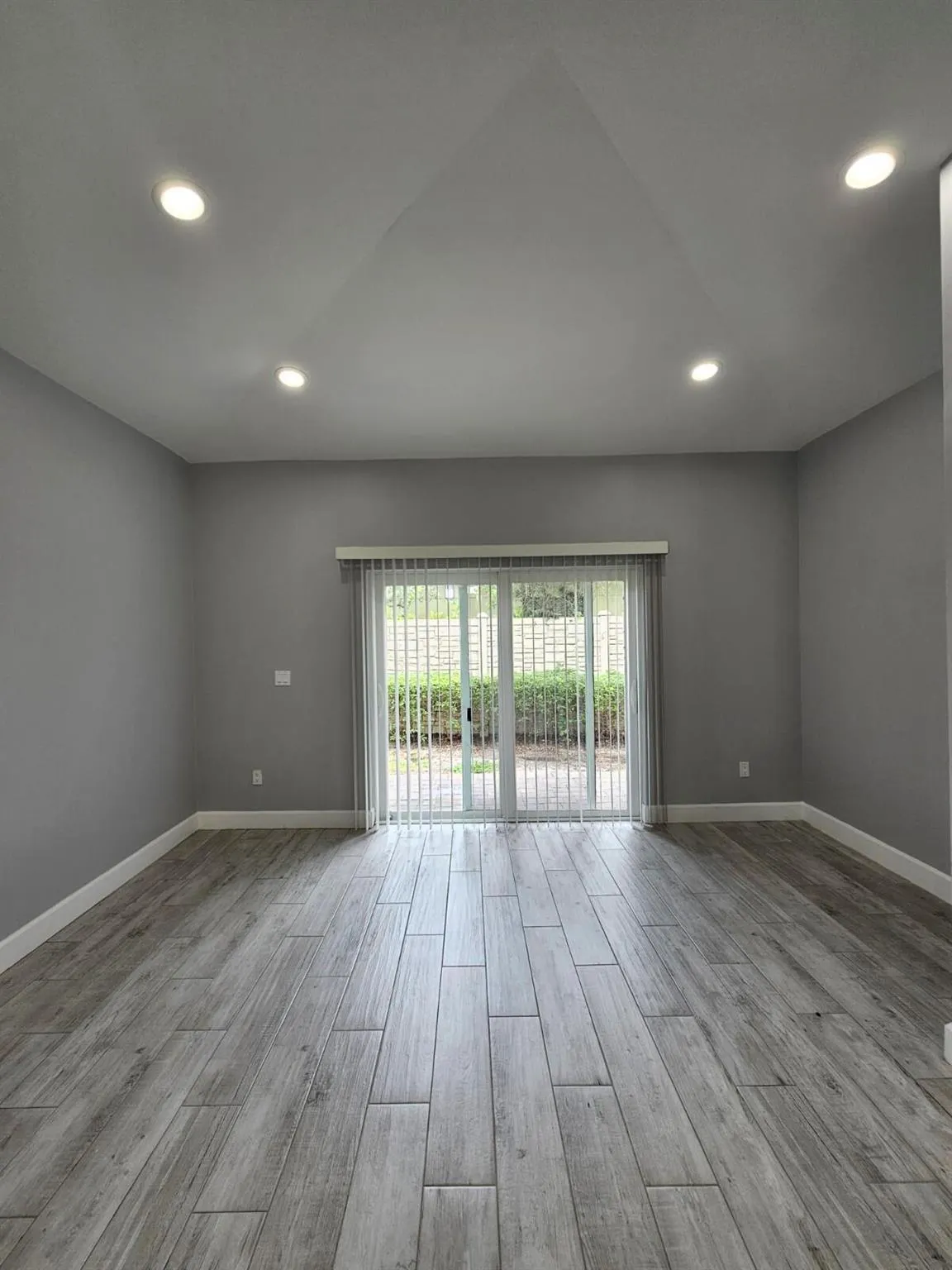 1558 W 26th Court