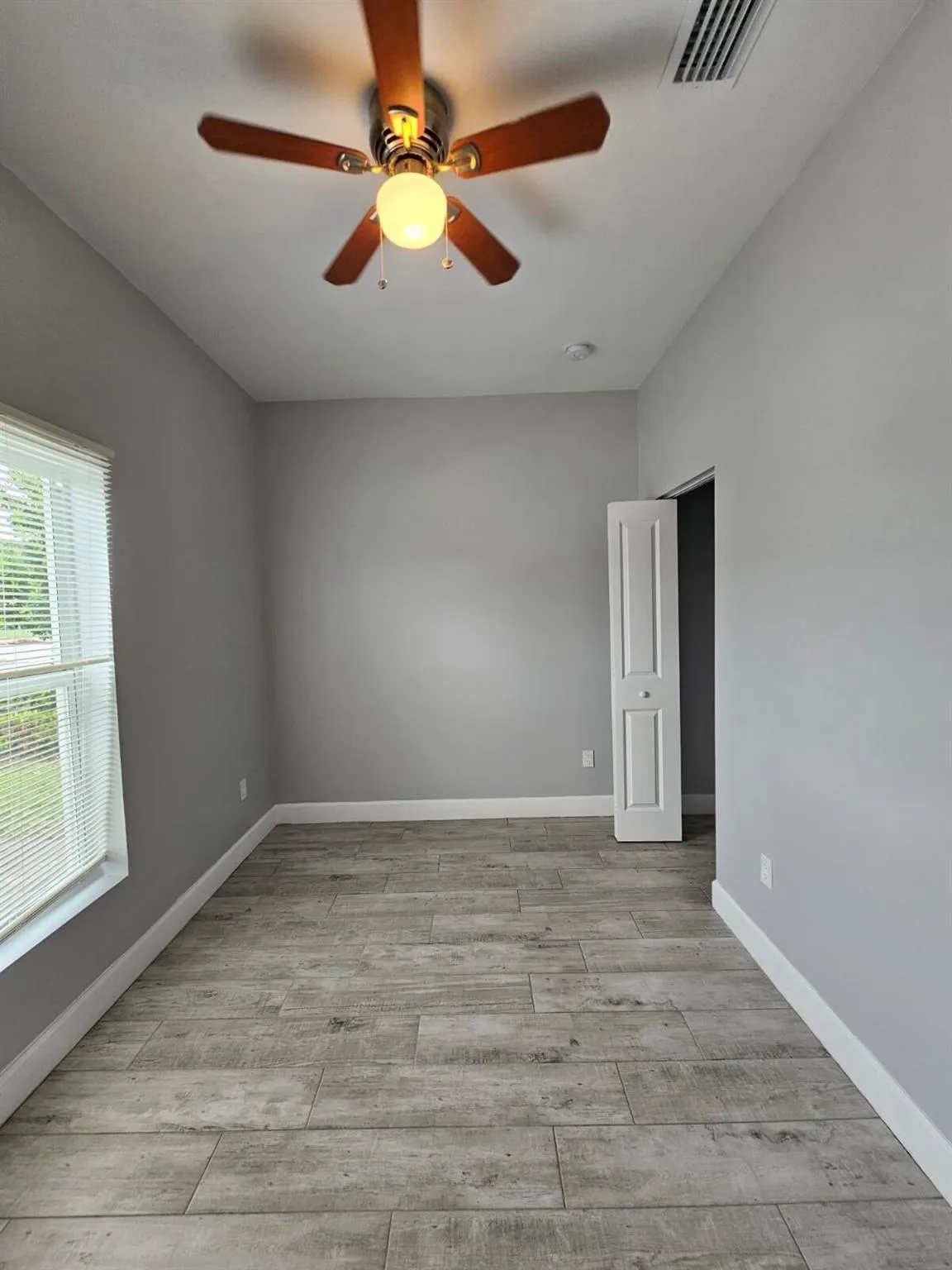 1558 W 26th Court