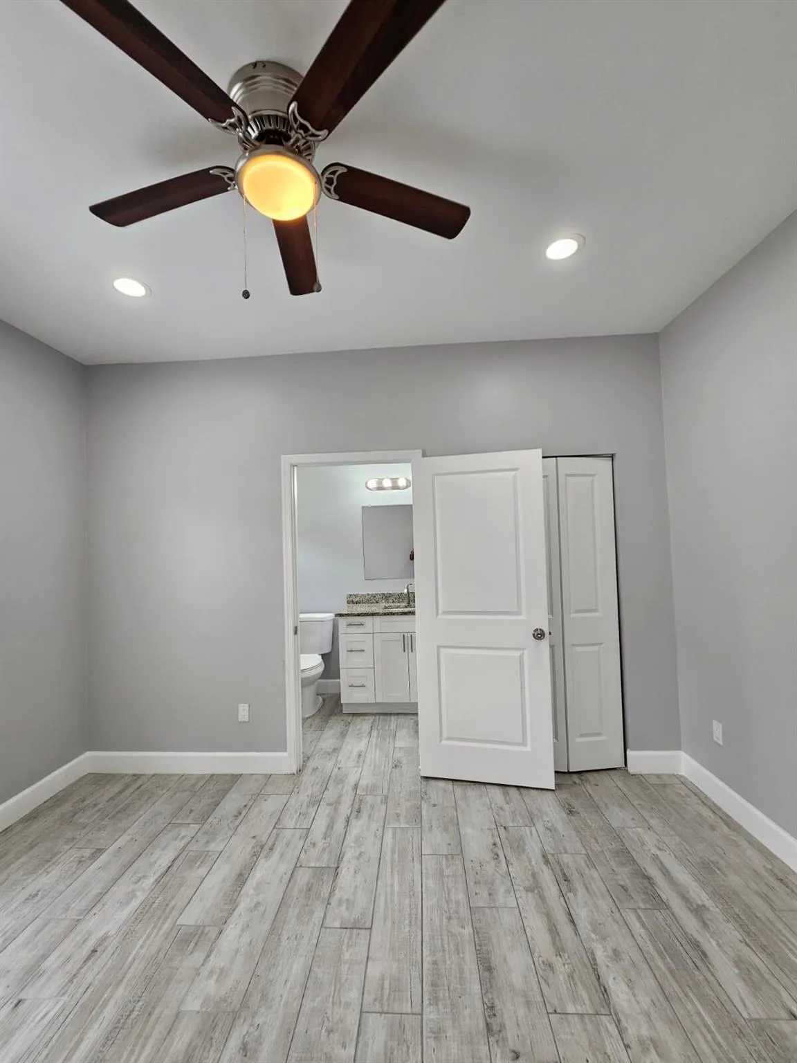 1558 W 26th Court
