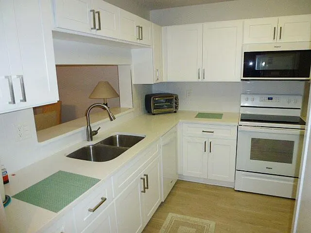 5550 Witney Drive, #308