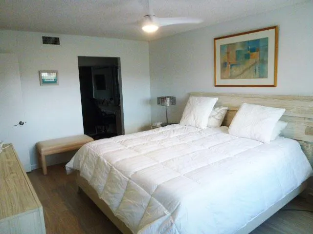 5550 Witney Drive, #308