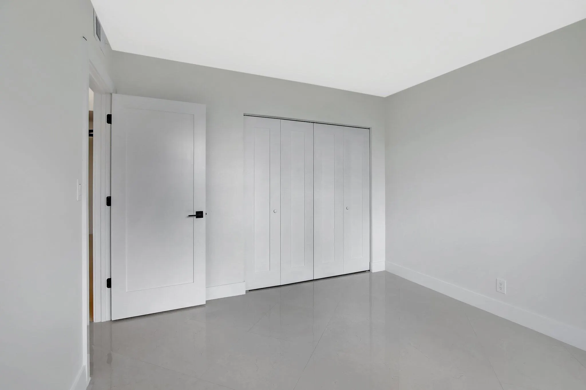 5275 NW 10th Court, #405