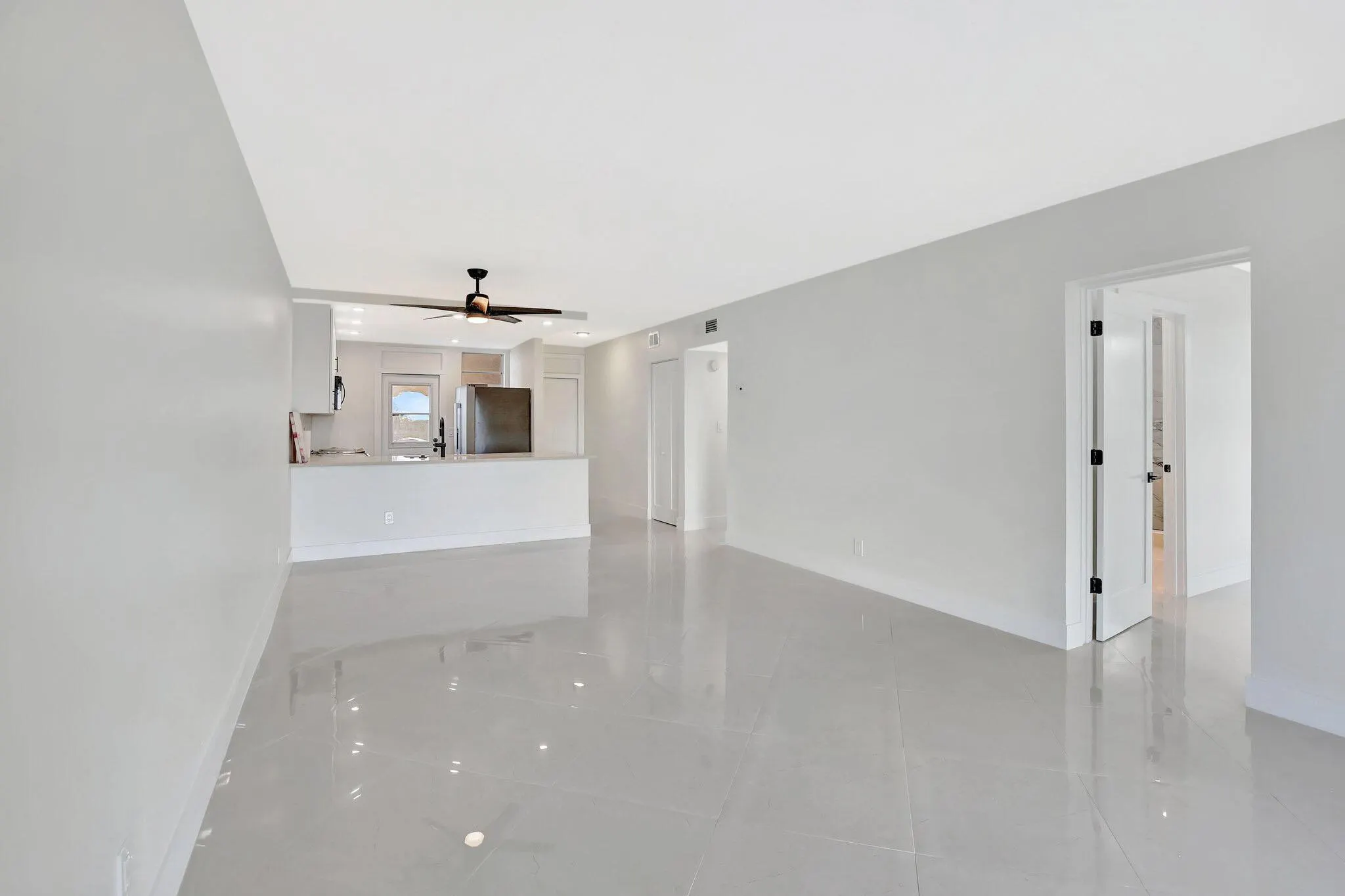 5275 NW 10th Court, #405