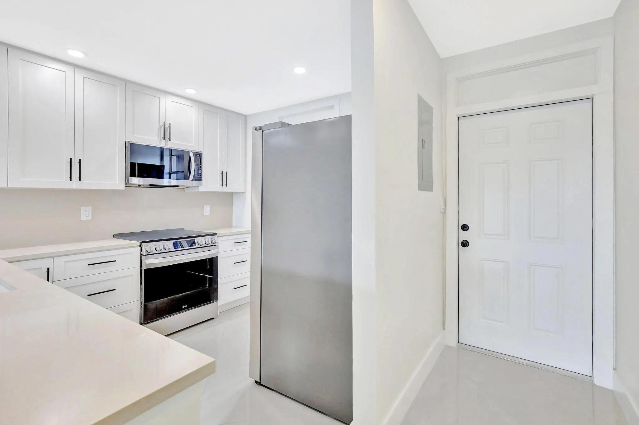 5275 NW 10th Court, #405