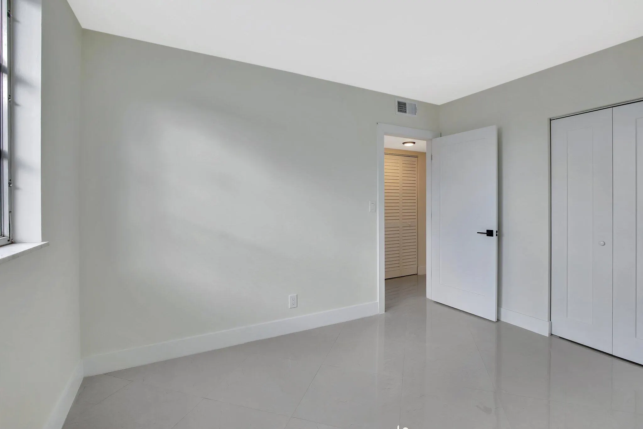 5275 NW 10th Court, #405