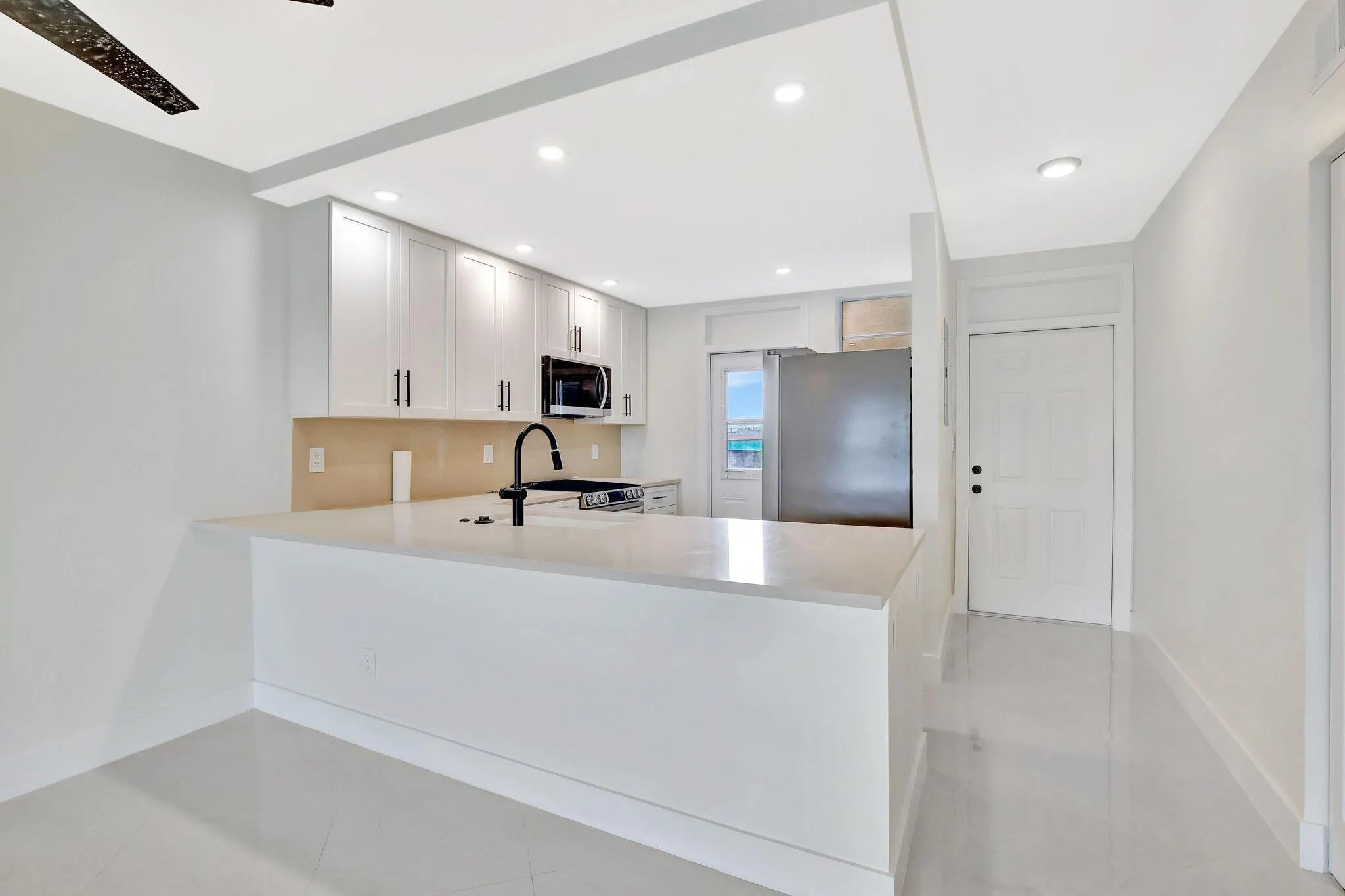 5275 NW 10th Court, #405