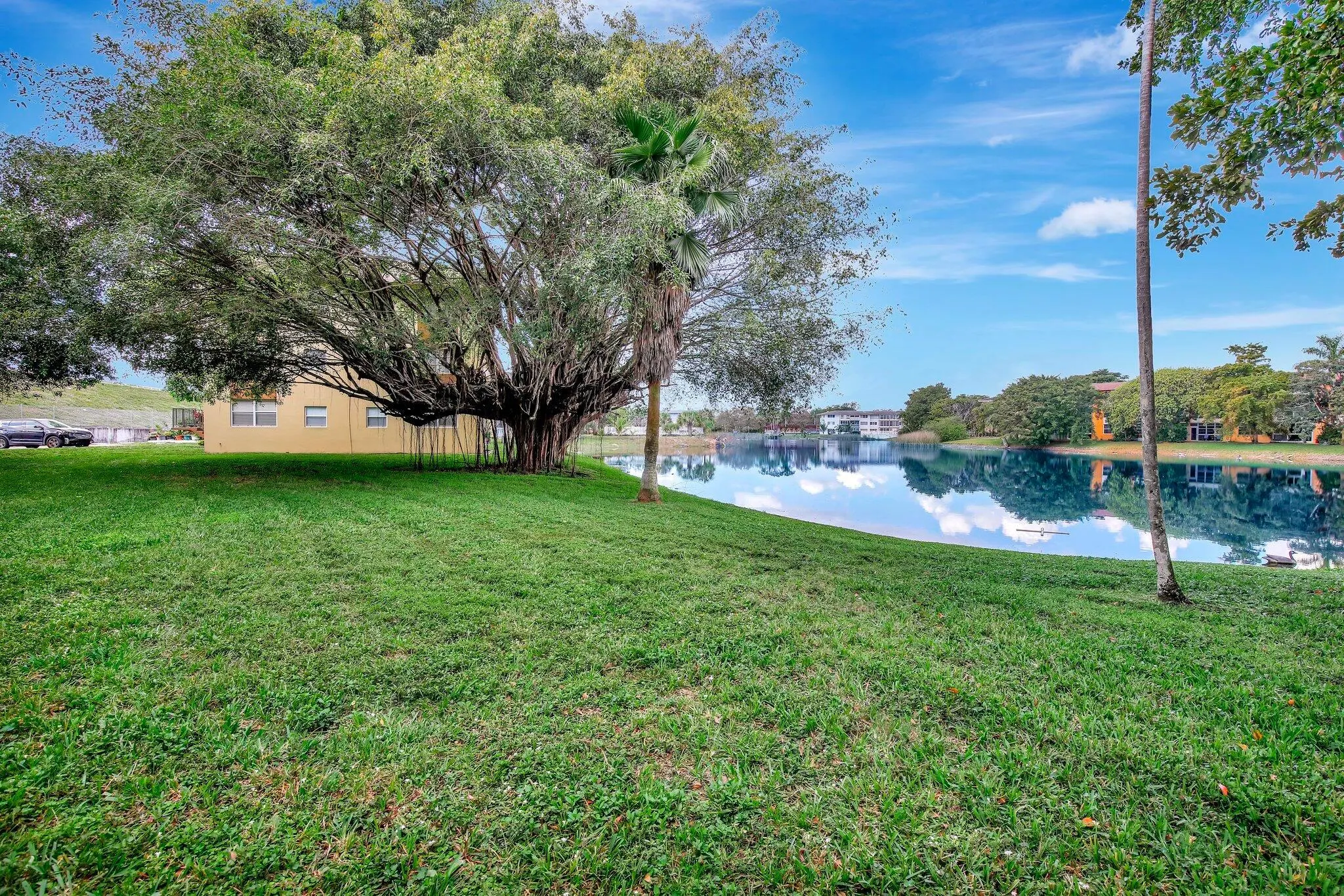5275 NW 10th Court, #405