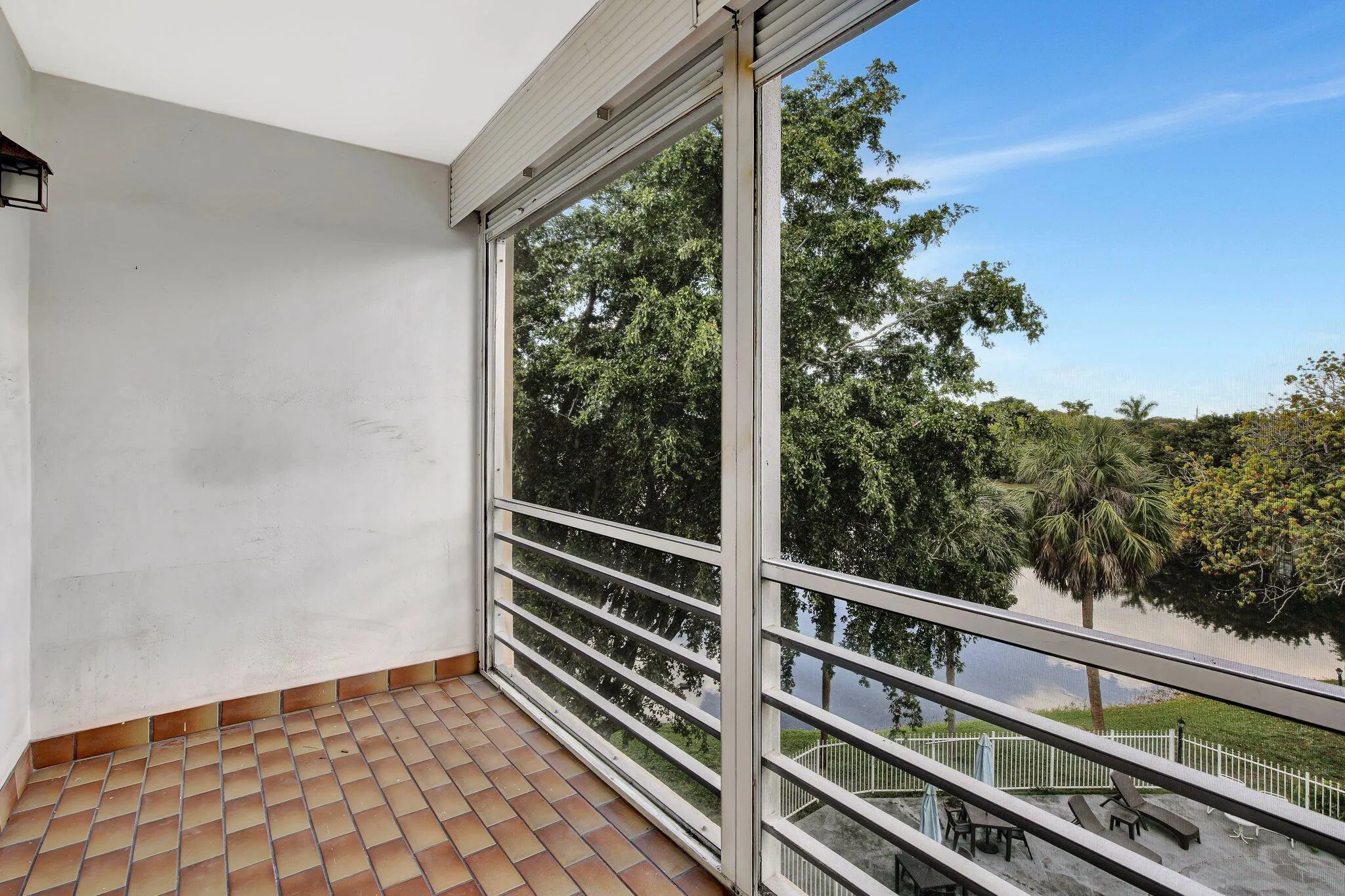 5275 NW 10th Court, #405