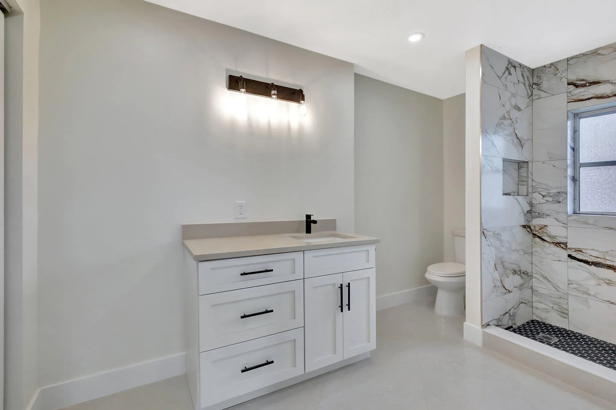 5275 NW 10th Court, #405