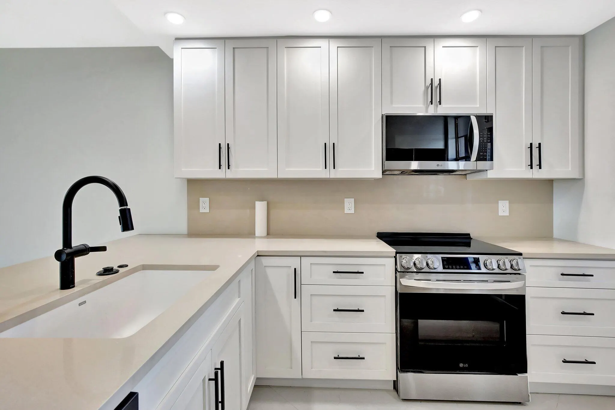 5275 NW 10th Court, #405