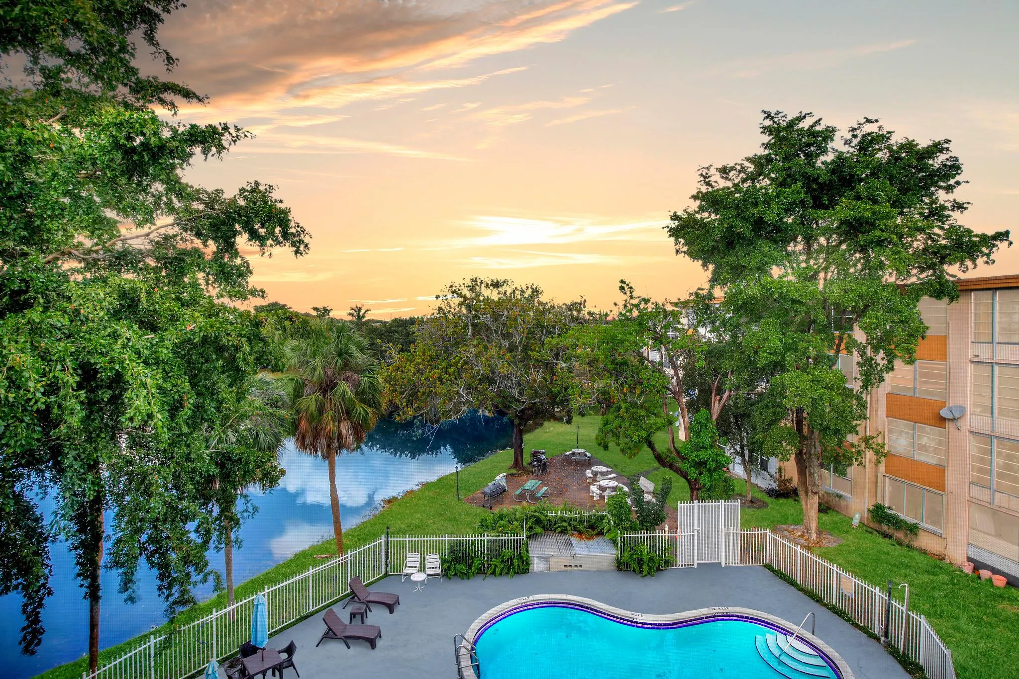 5275 NW 10th Court, #405