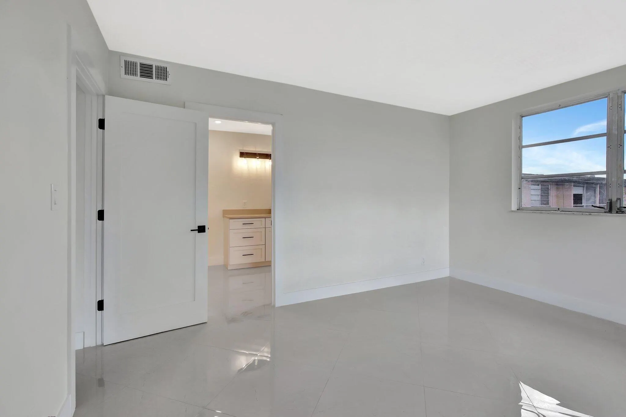 5275 NW 10th Court, #405