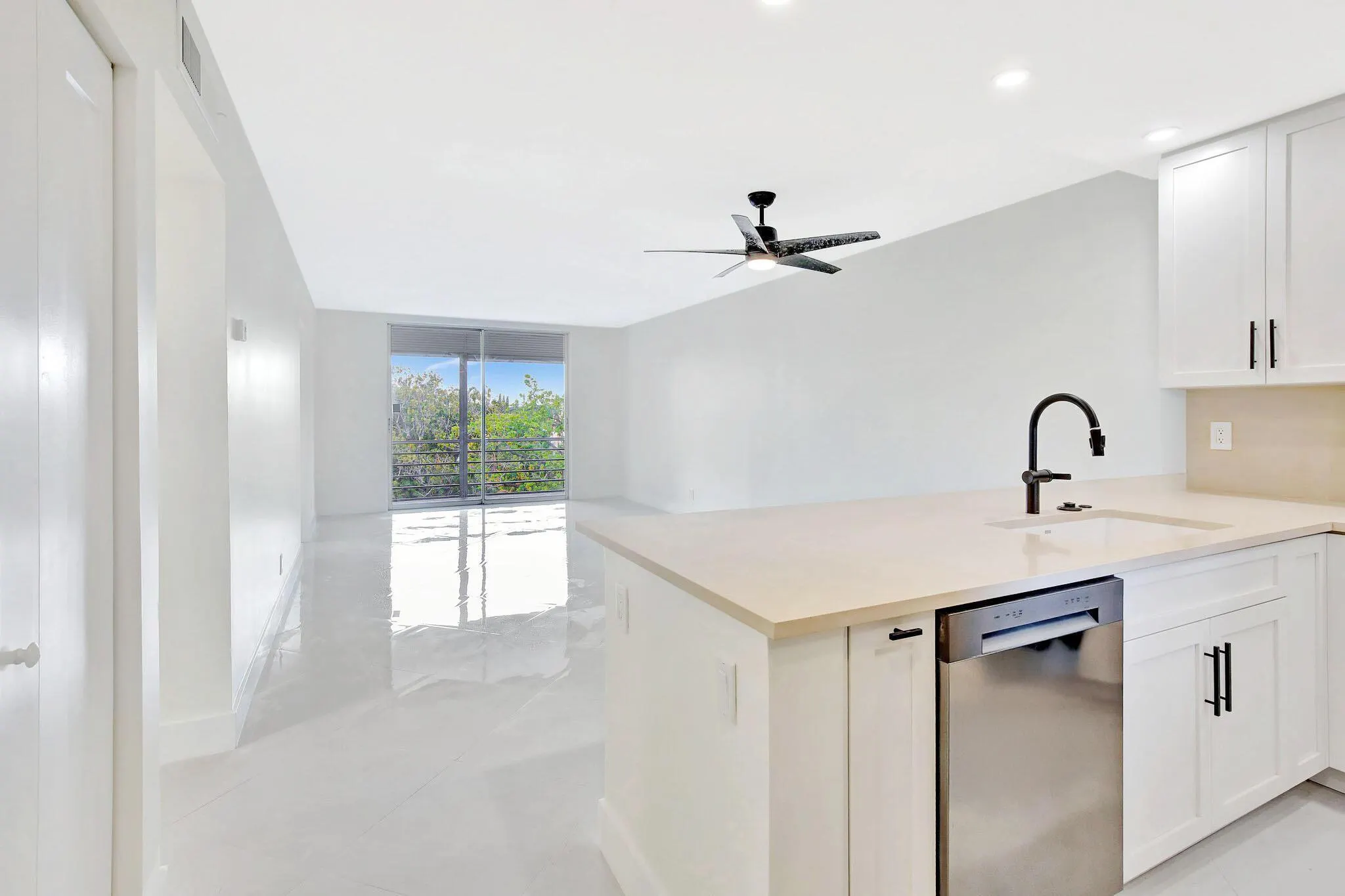 5275 NW 10th Court, #405