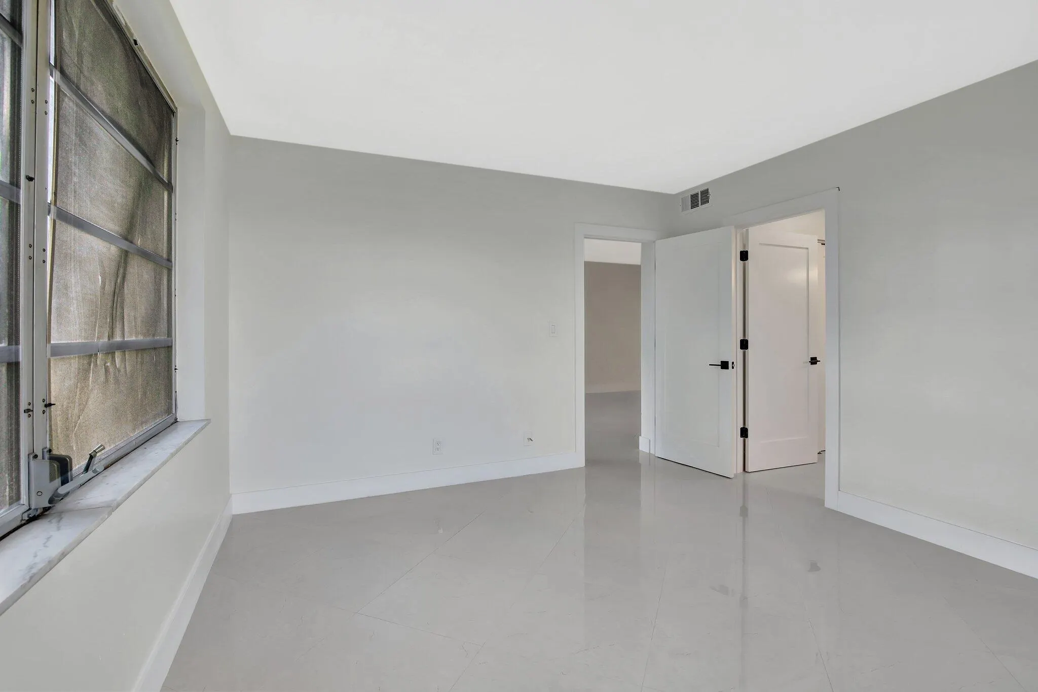 5275 NW 10th Court, #405