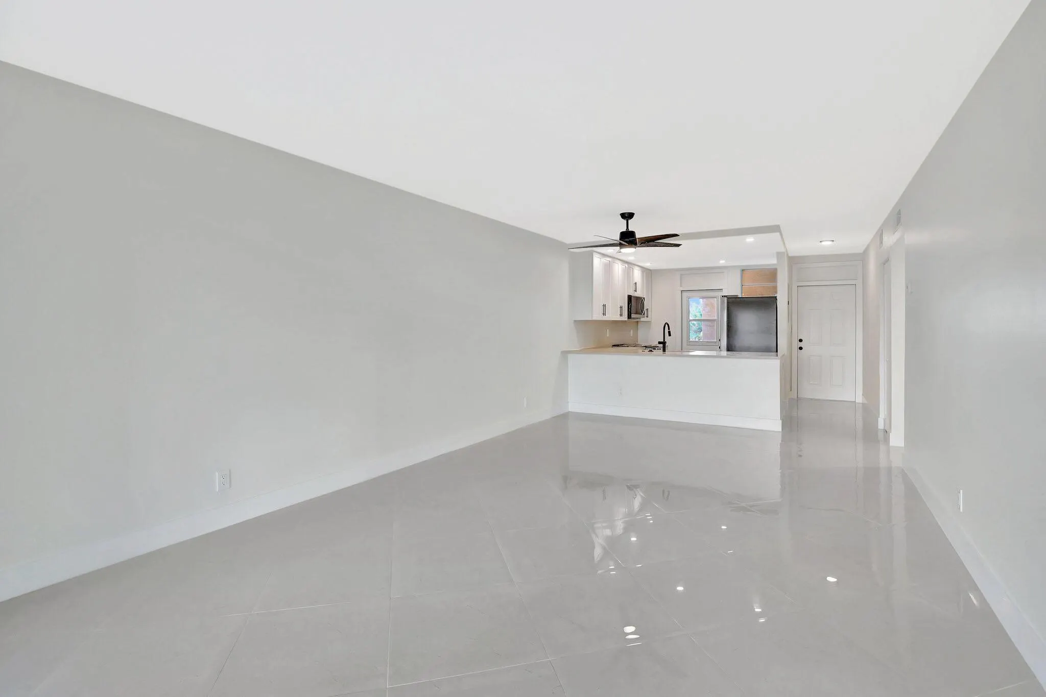 5275 NW 10th Court, #405