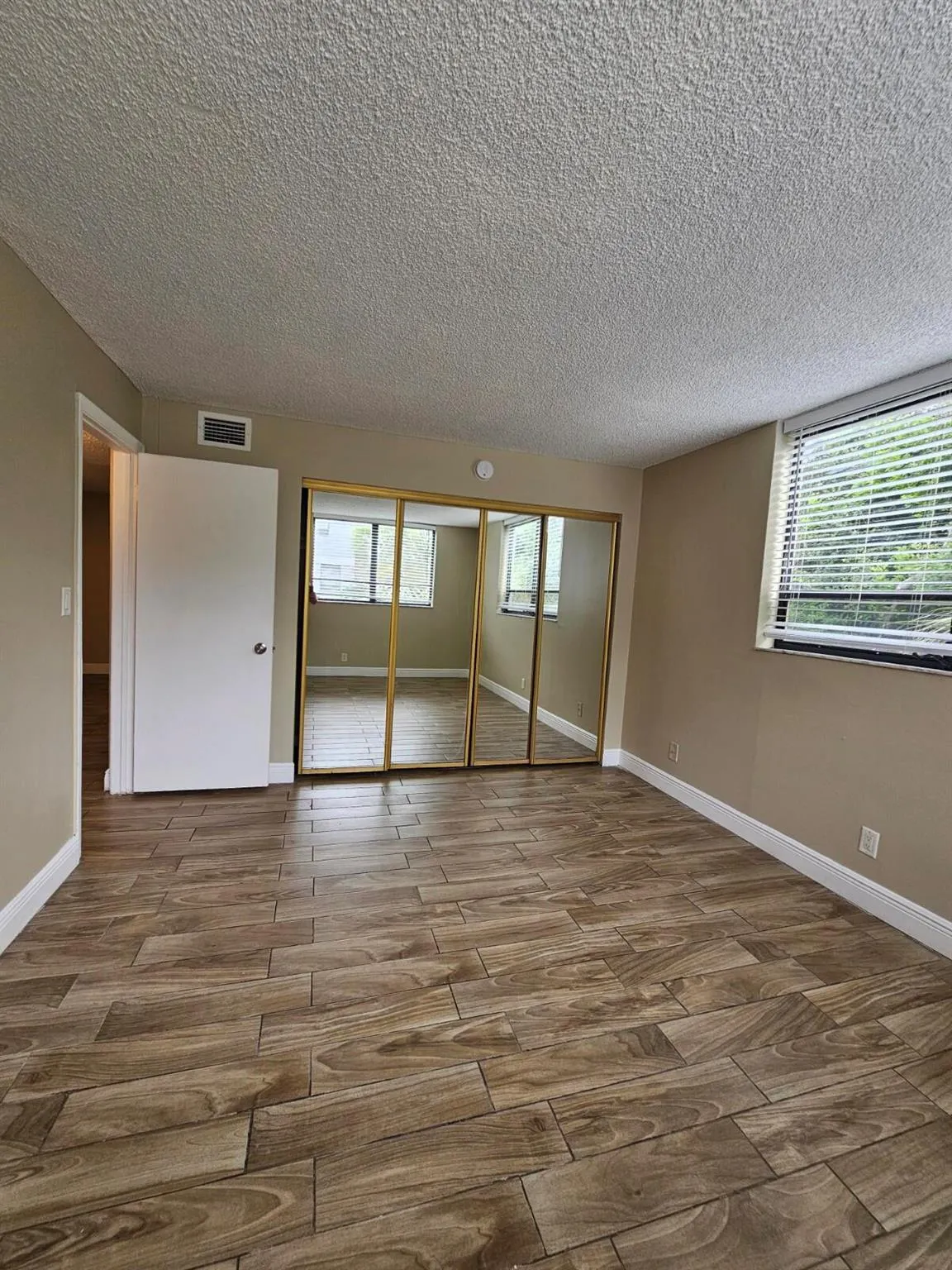1850 N Congress Avenue, #307